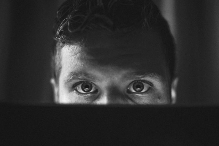 ¿Cómo es un glaucoma agudo?